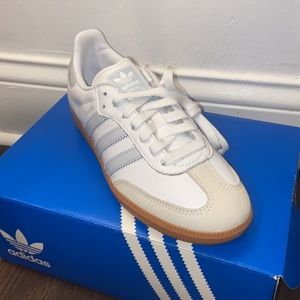 Adidas Sambas SIZE 6 Women - Cloud White / Halo Blue / Off White